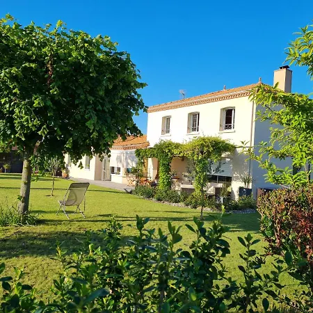 Entre Loire Et Vignobles 3* Liré